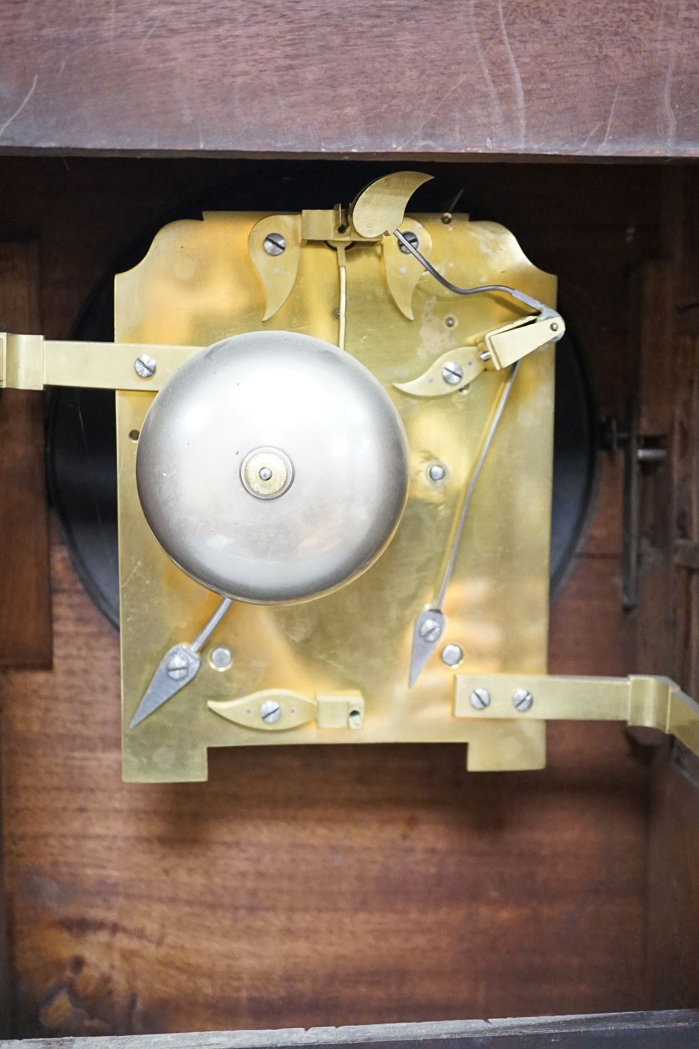 A William IV mahogany-cased bracket clock with bracket, height 42cm excl. bracket